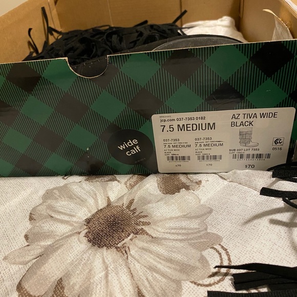 Arizona Fringe Boots - Picture 2 of 3